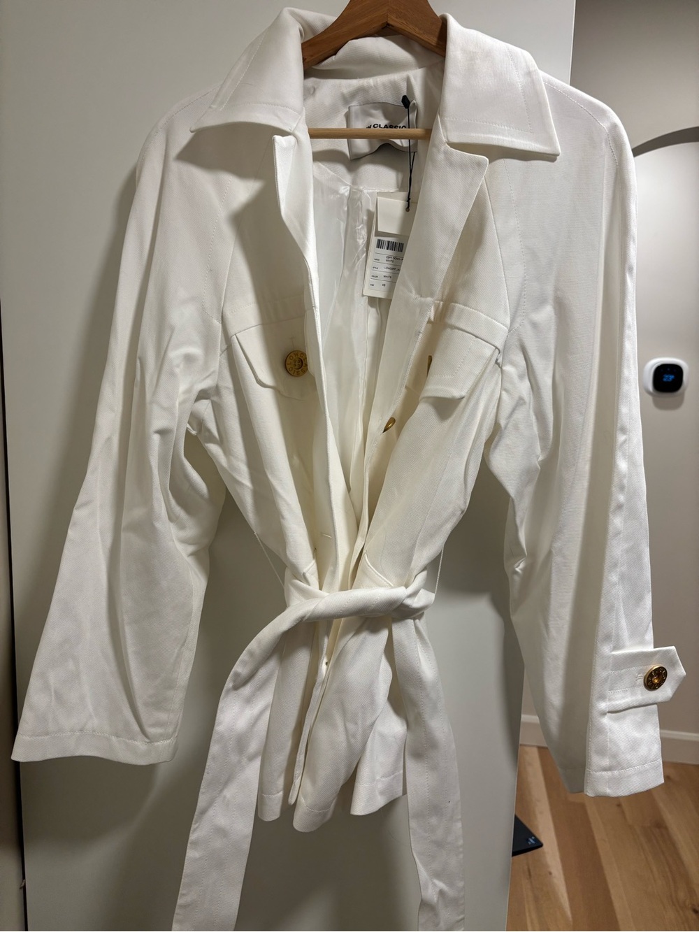 Low classic Cropped White Tie-Waist Jacket with Gold Buttons